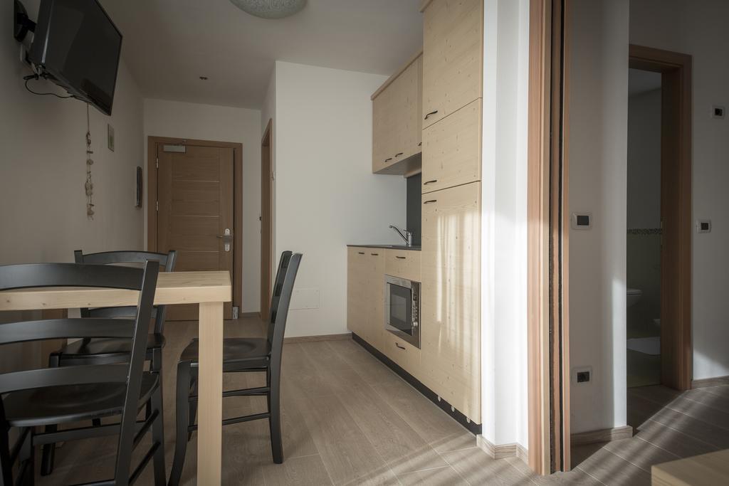 Aparthotel Dolomites Living&Relax Commezzadura Exterior photo