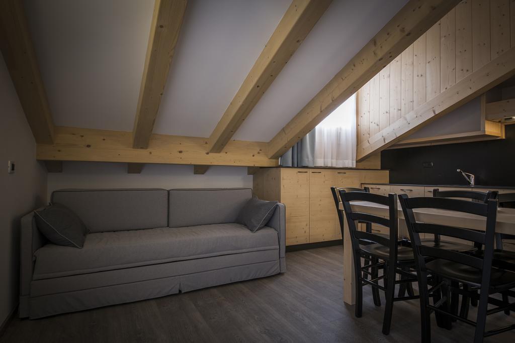 Aparthotel Dolomites Living&Relax Commezzadura Room photo